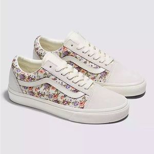 Women’s Vans Old Skool Vintage Floral Shoe size 8